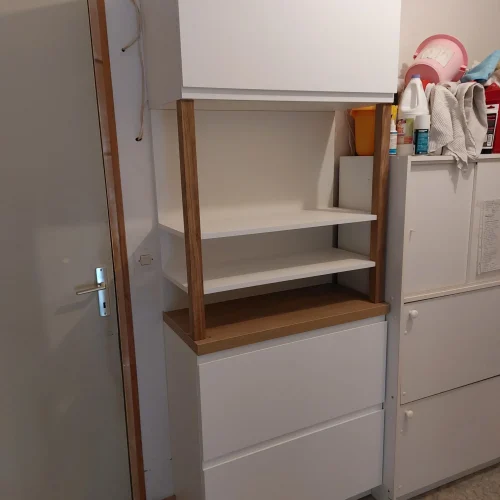 Meuble sur mesure avec tablettes